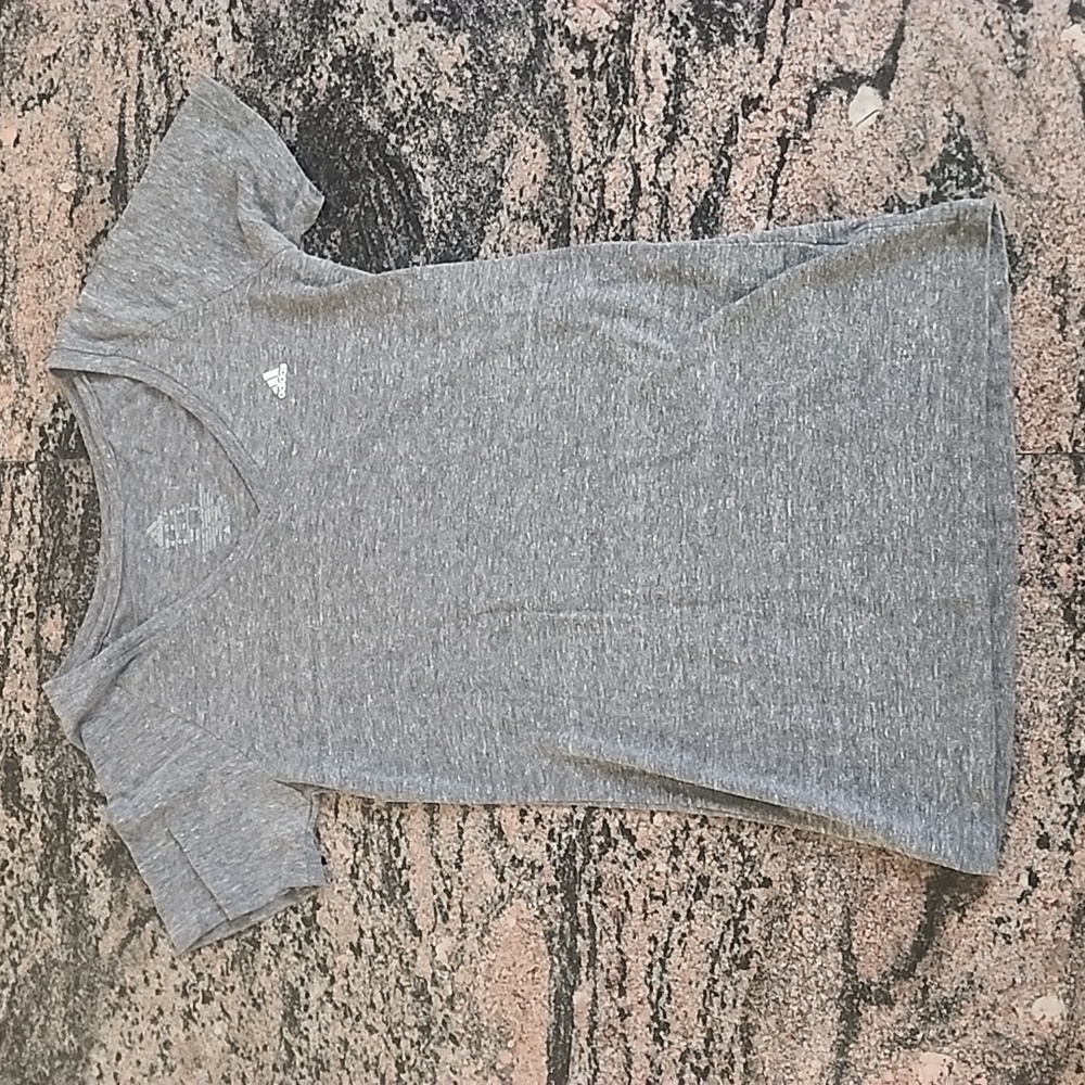 Adidas v neck